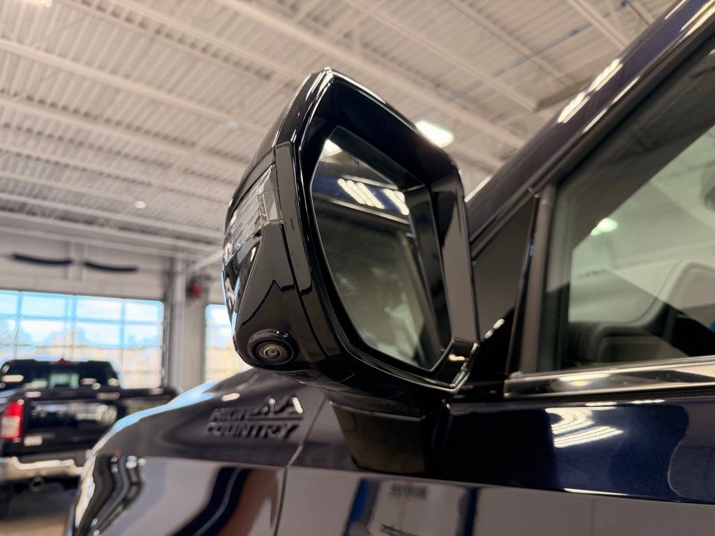 Used 2023 Chevrolet Tahoe High Country image 14