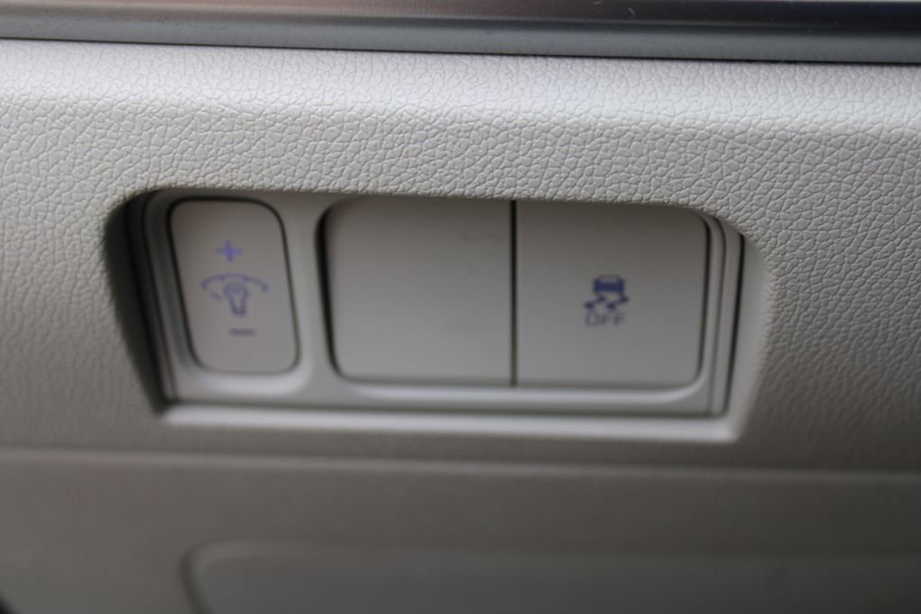 Certified 2025 Kia Sorento S w/ Panoramic Sunroof Package image 25