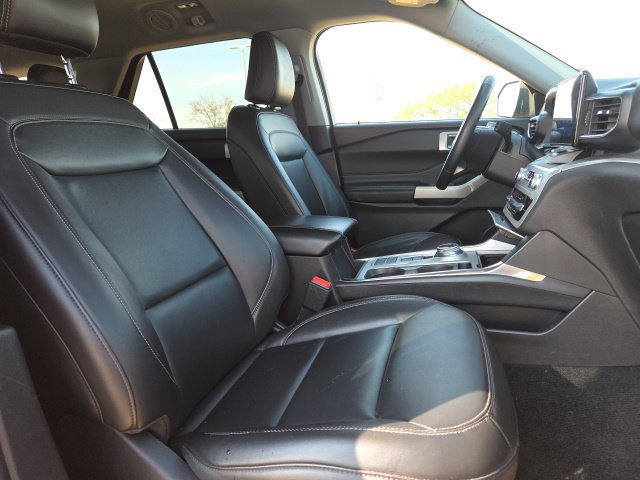 Certified 2024 Ford Explorer XLT w/ Equipment Group 202A RWD image 18