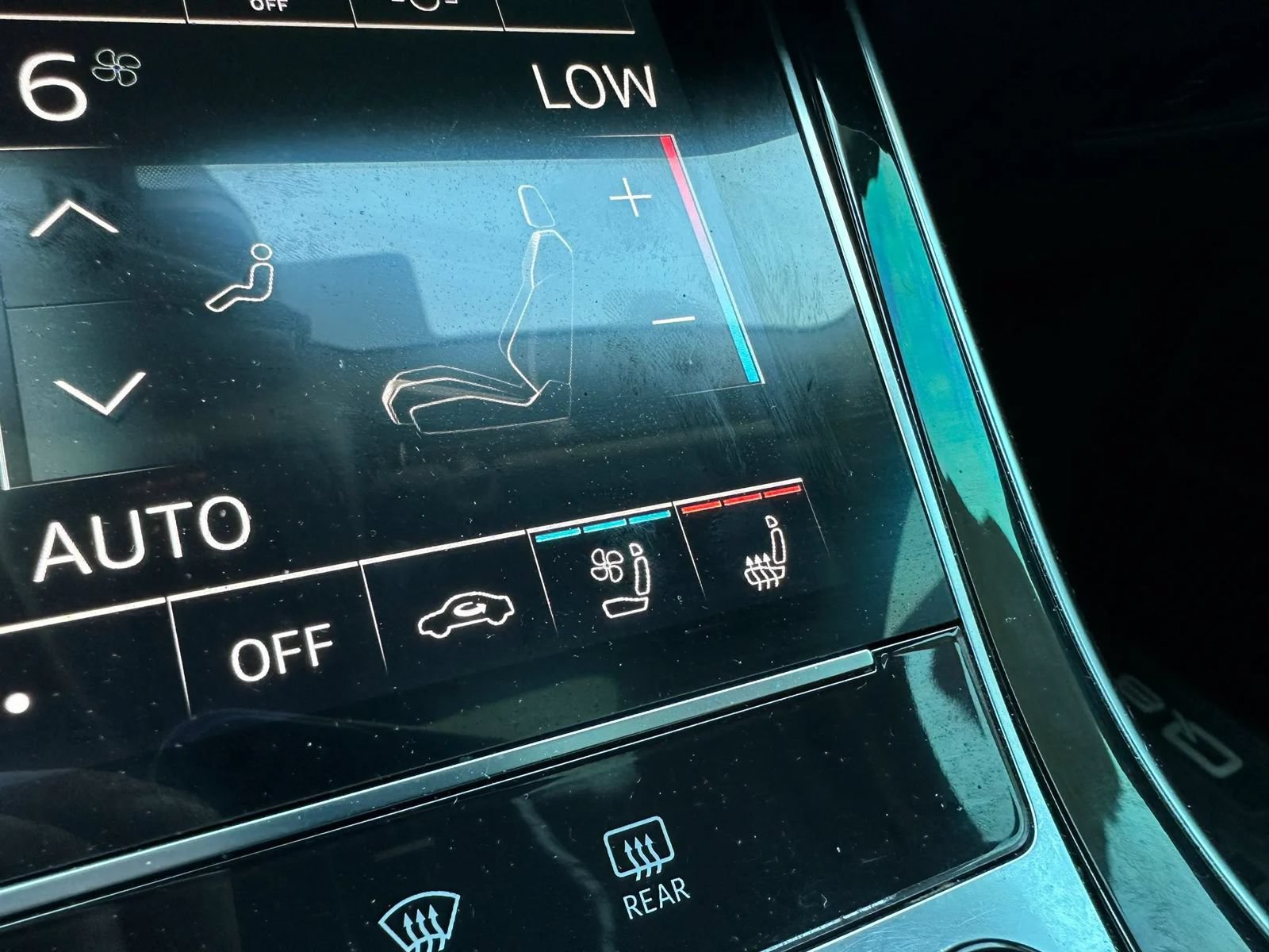 Used 2019 Audi Q8 Prestige w/ Luxury Package AWD/4WD image 40
