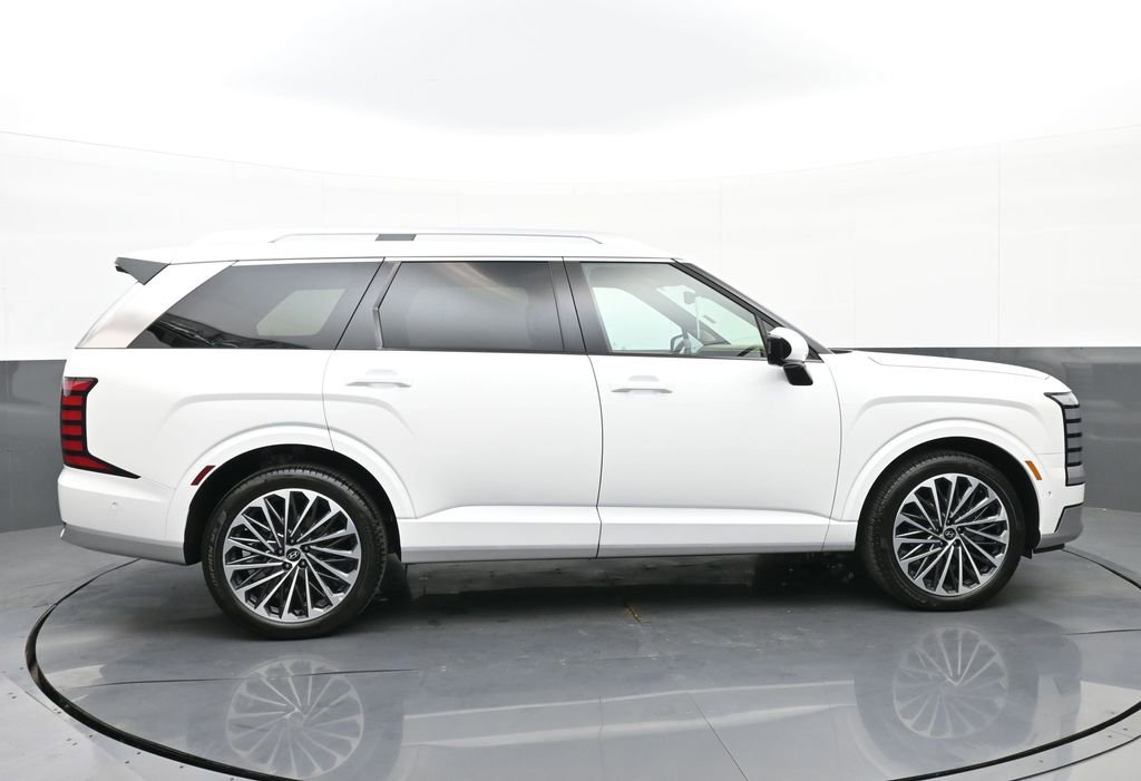 Used 2026 Hyundai Palisade Calligraphy image 3