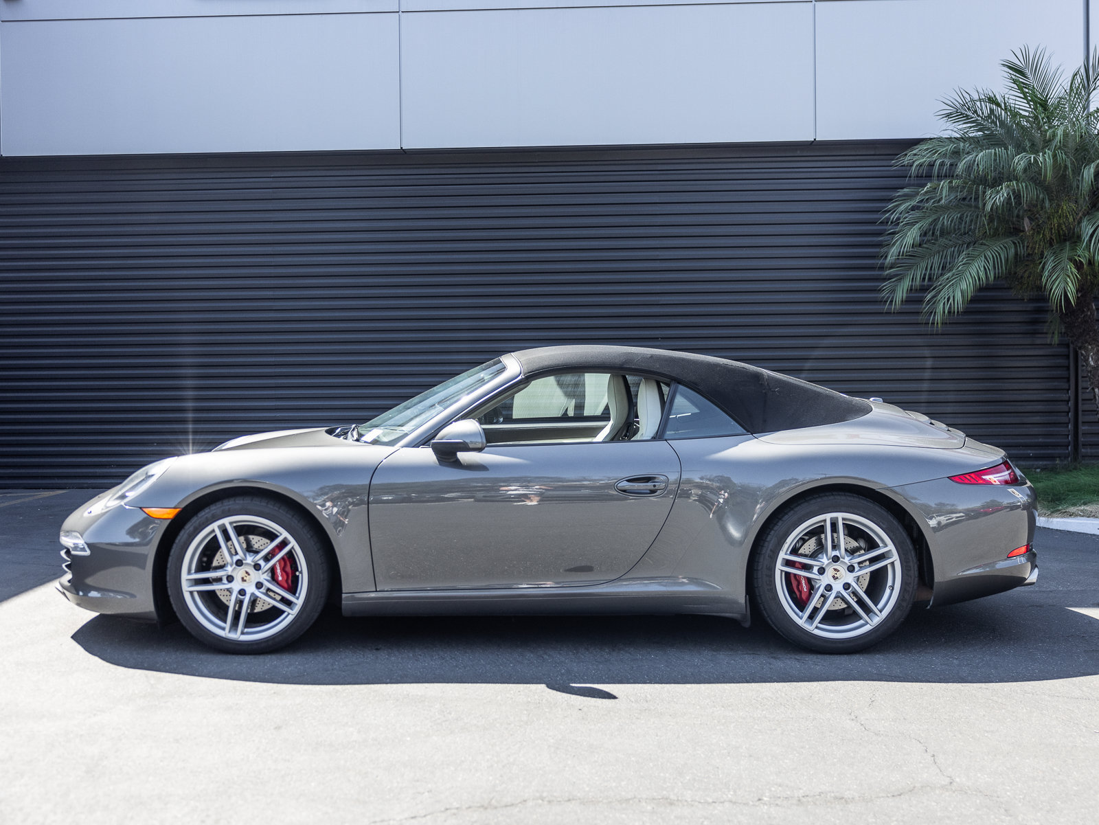 Used 2013 Porsche 911 Carrera RWD image 2
