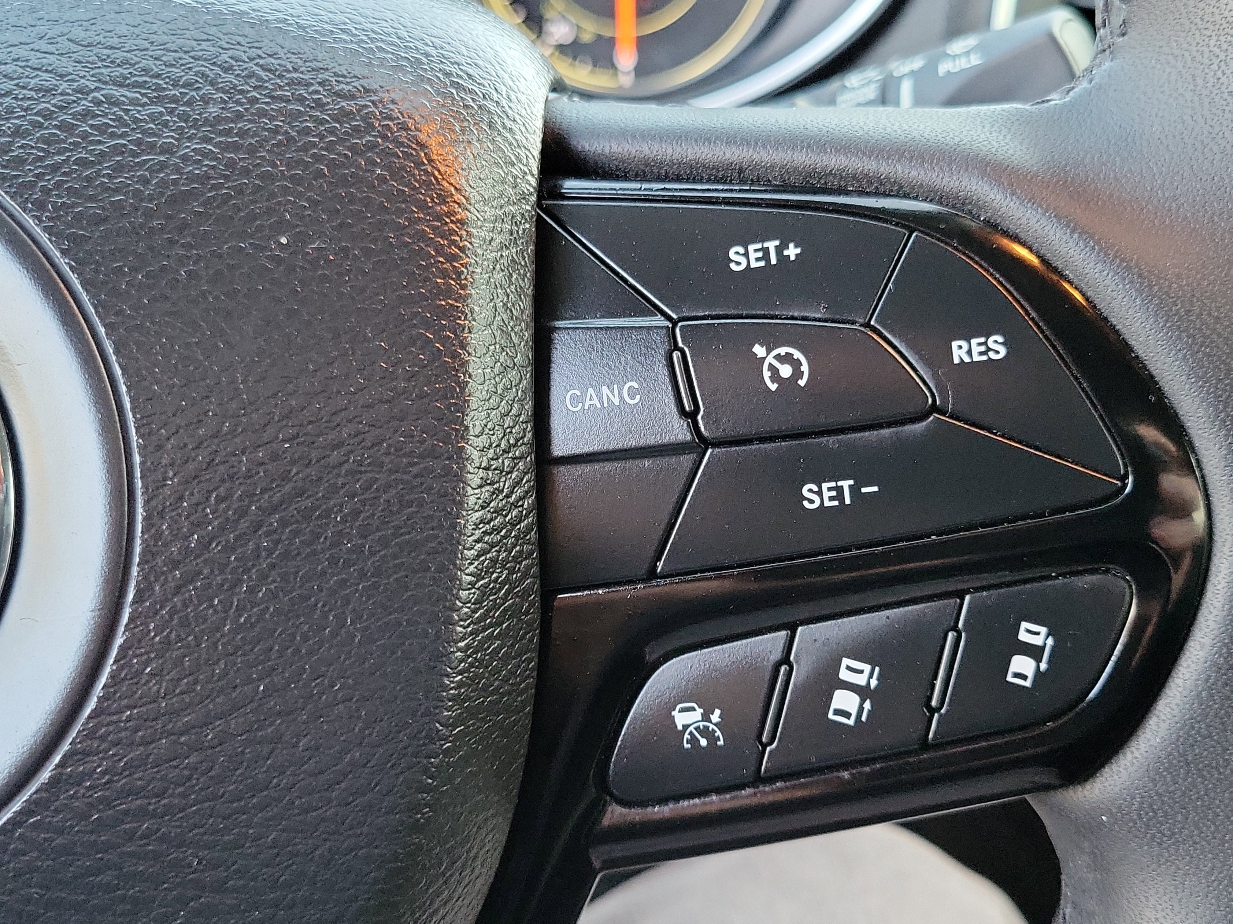 Used 2023 Jeep Cherokee Altitude Lux AWD/4WD image 8