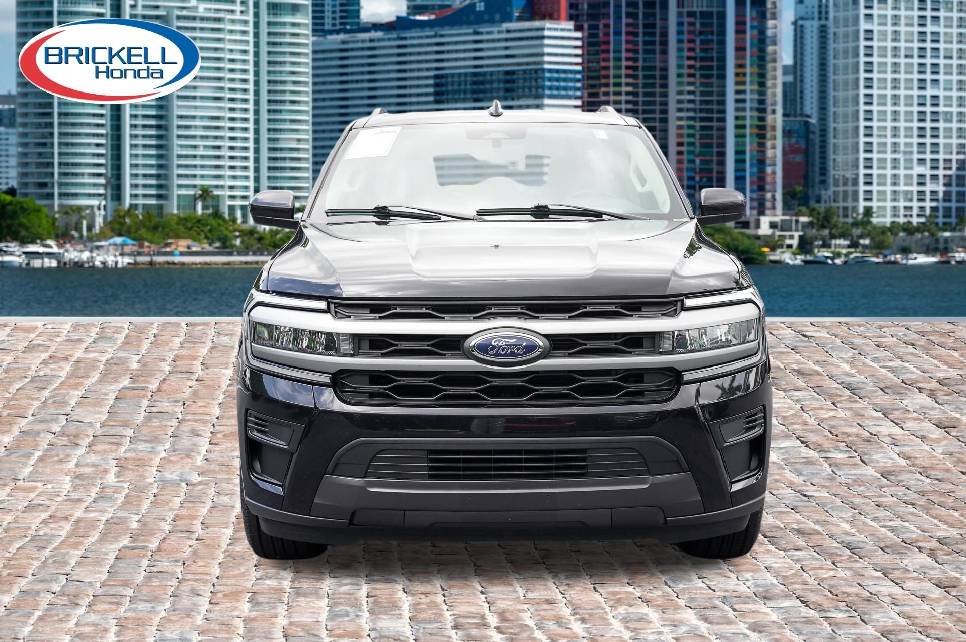 Used 2024 Ford Expedition Max XLT RWD image 2