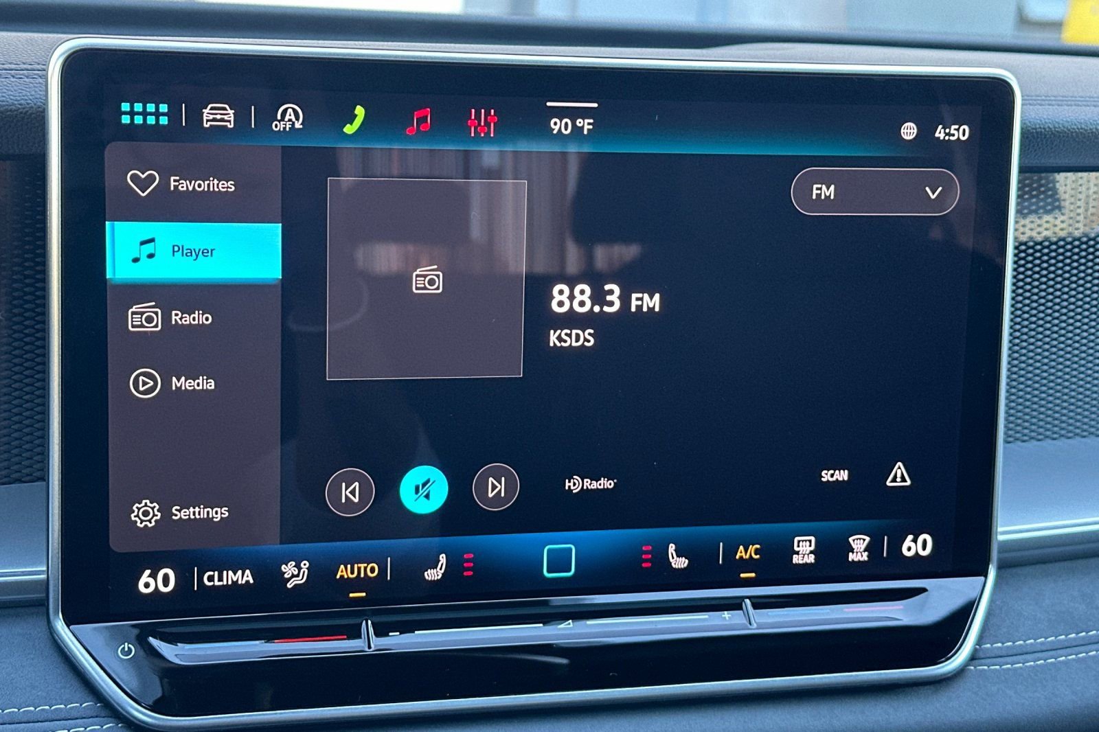 New 2026 Volkswagen Tiguan SE R-Line FWD image 16