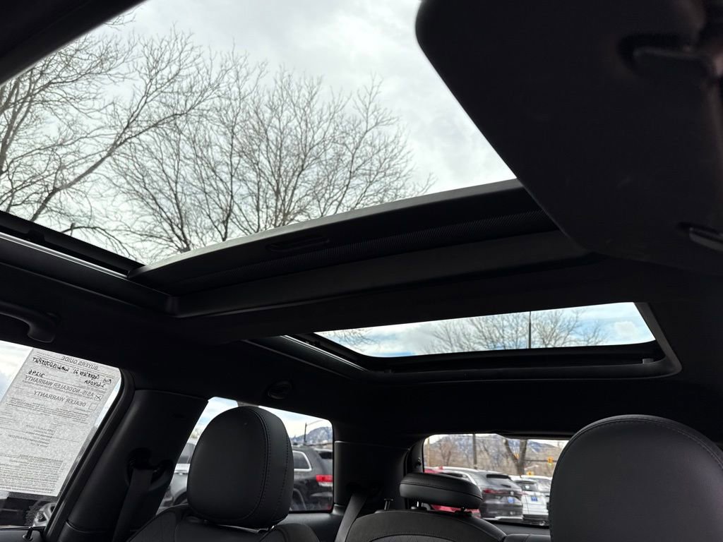 Used 2023 MINI Cooper SE image 25