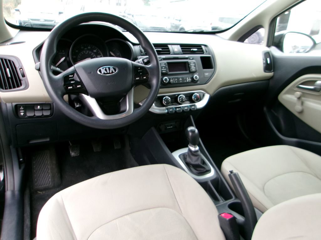 Used 2014 Kia Rio LX image 9