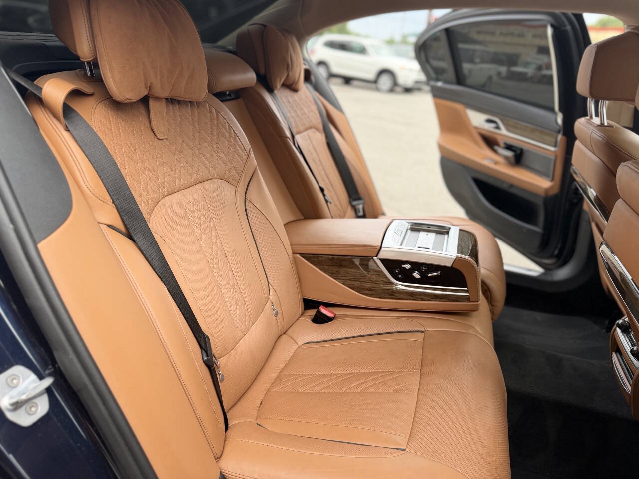 Used 2019 BMW 740i xDrive w/ Executive Package AWD/4WD image 28