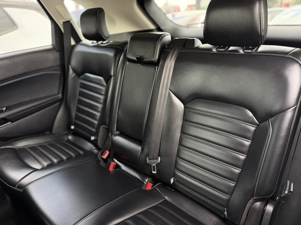 Used 2019 Ford Edge SEL w/ Equipment Group 201A AWD/4WD image 19