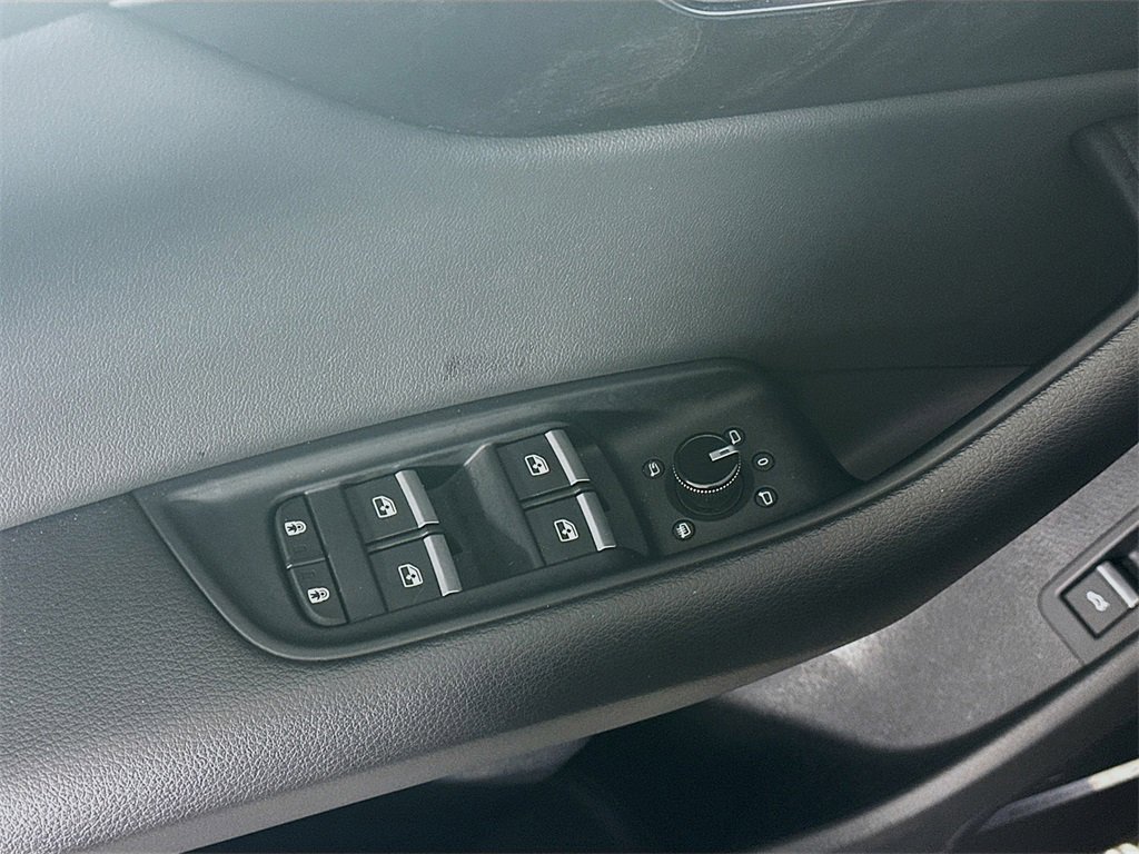 Used 2021 Audi Q8 Premium Plus w/ Premium Plus Package image 24