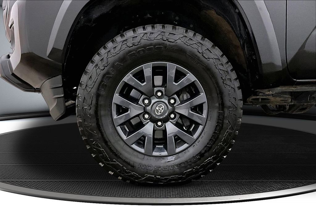 Used 2023 Toyota Tacoma SR5 AWD/4WD image 33
