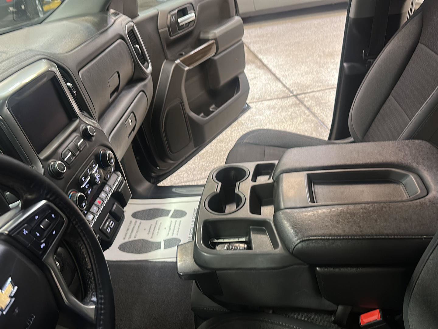 Used 2020 Chevrolet Silverado 1500 LT w/ All-Star Edition AWD/4WD image 27