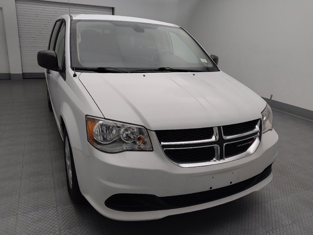 Used 2019 Dodge Grand Caravan SE w/ UConnect Hands-Free Group FWD image 14