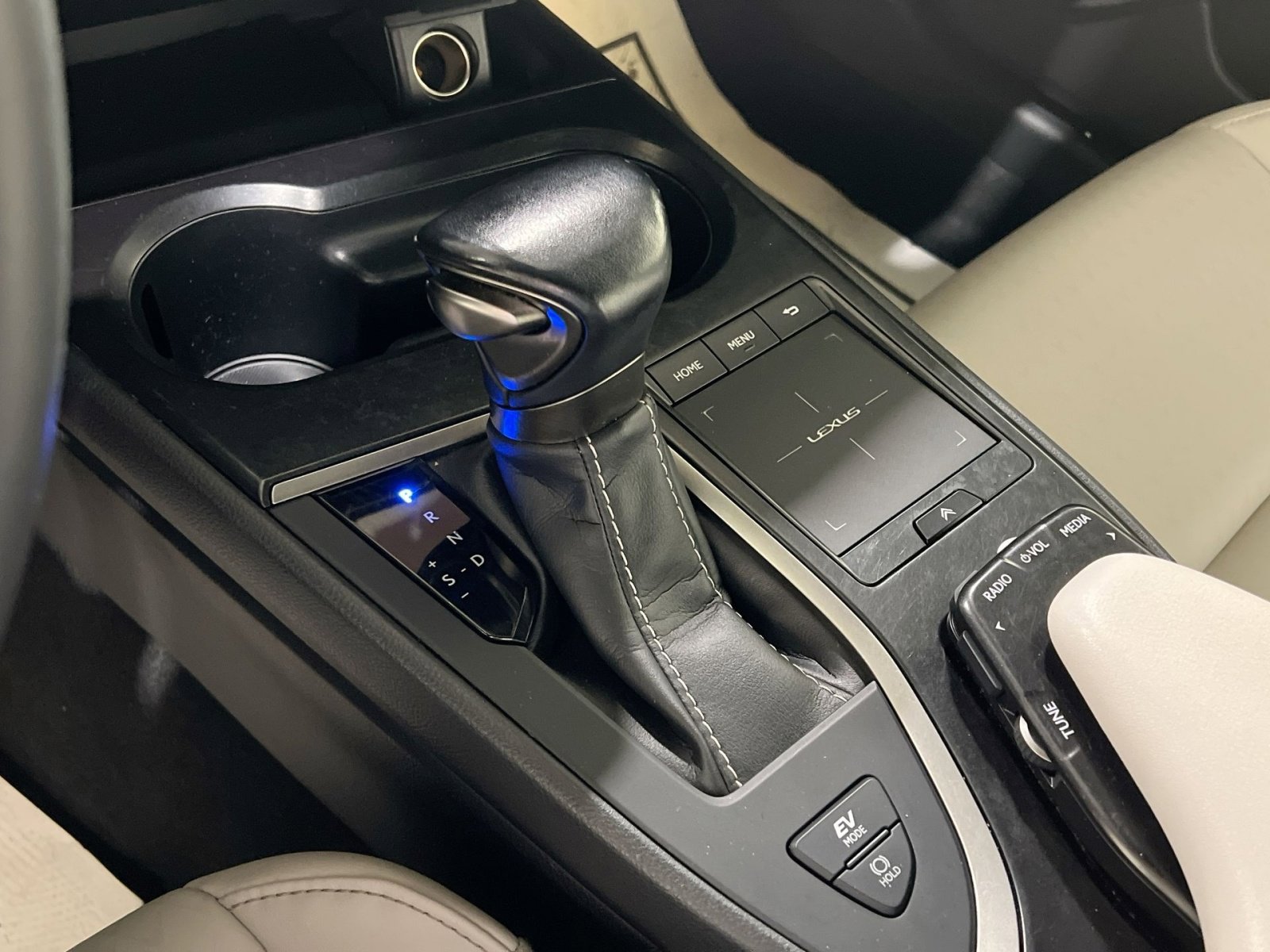 Used 2020 Lexus UX 250h w/ Accessory Package 2 image 20