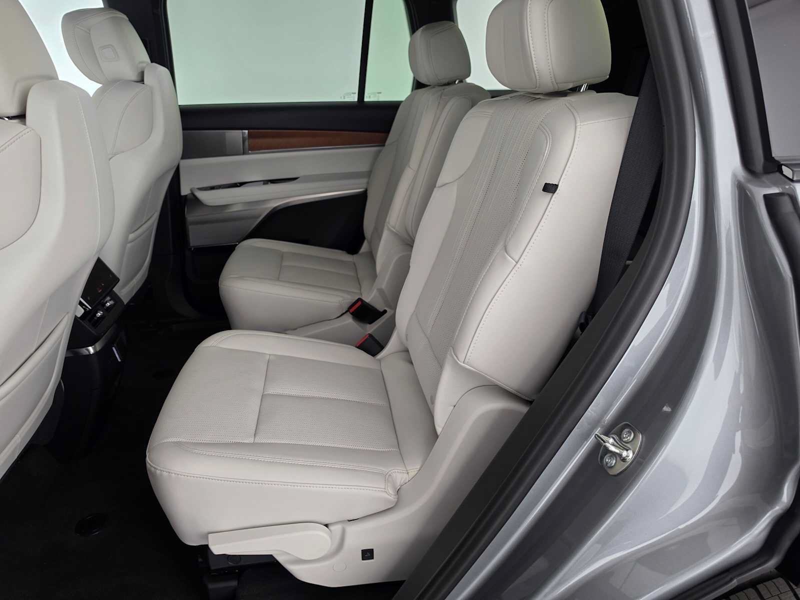 New 2027 Cadillac Vistiq Sport AWD/4WD image 18