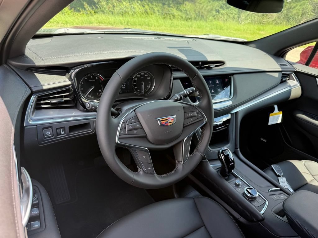 New 2026 Cadillac XT5 Luxury FWD image 3
