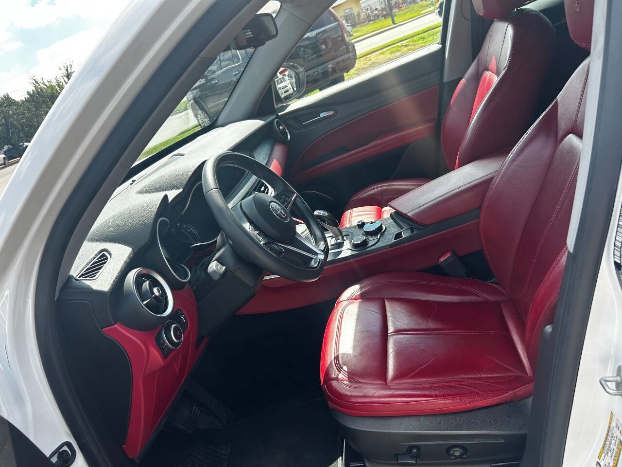 Used 2019 Alfa Romeo Stelvio w/ Nero Edizione image 10