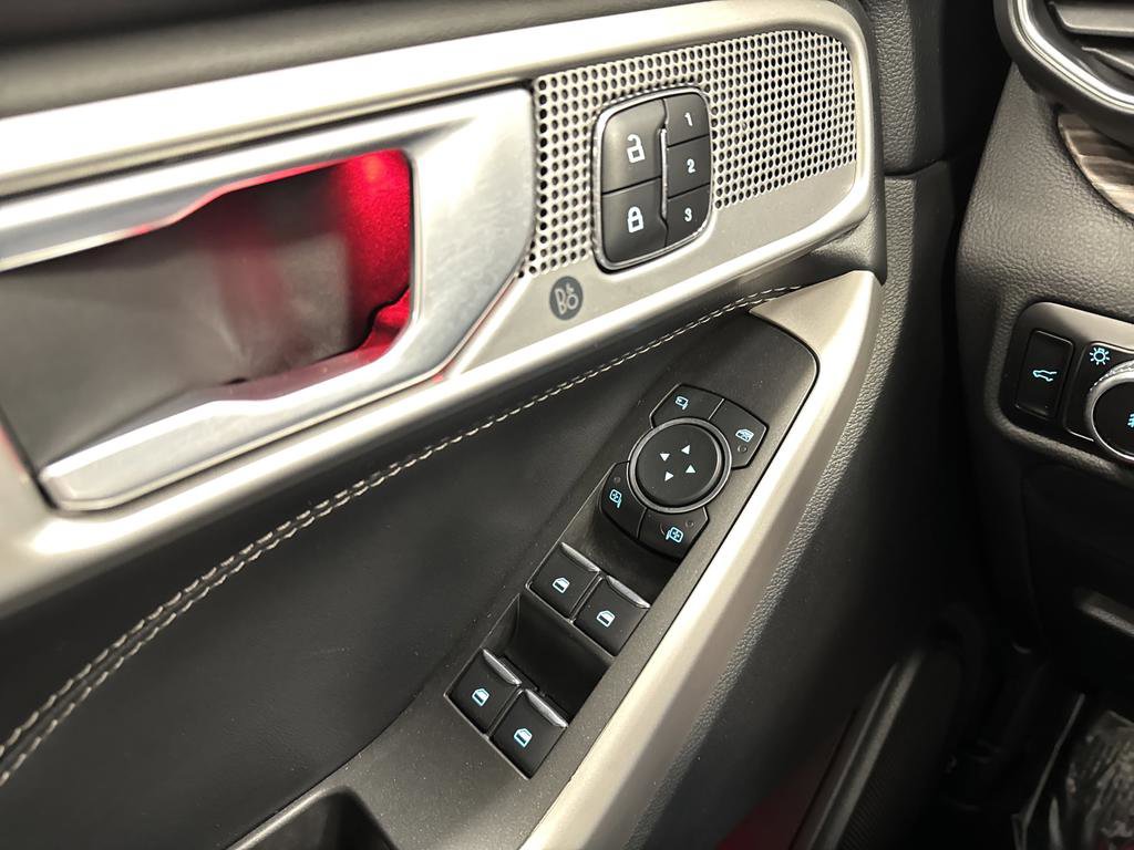Used 2023 Ford Explorer Limited image 29