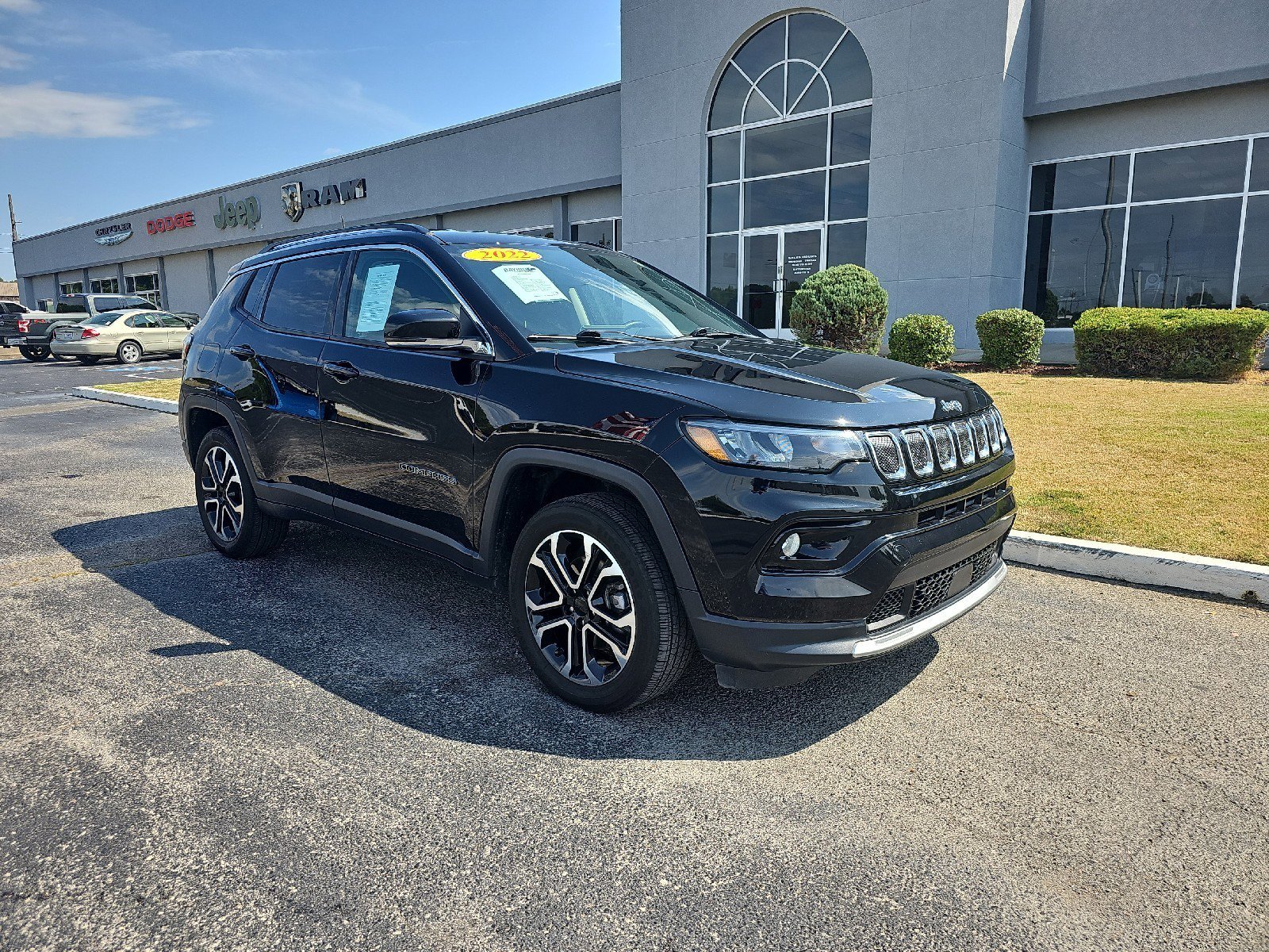 Used 2022 Jeep Compass Limited image 1