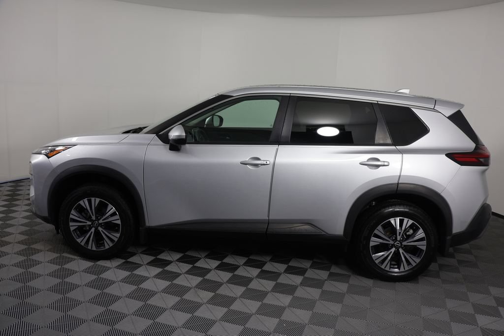Used 2022 Nissan Rogue SV AWD/4WD image 5