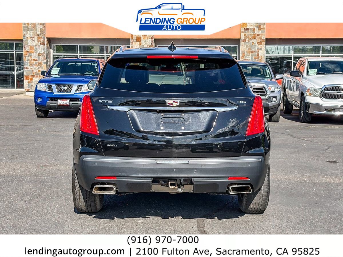 Used 2018 Cadillac XT5 Luxury w/ Driver Awareness Package AWD/4WD image 3