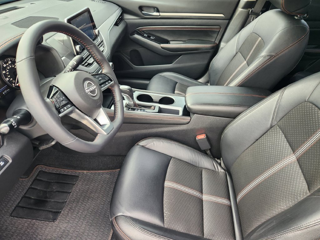 Used 2023 Nissan Altima 2.5 SR FWD image 13