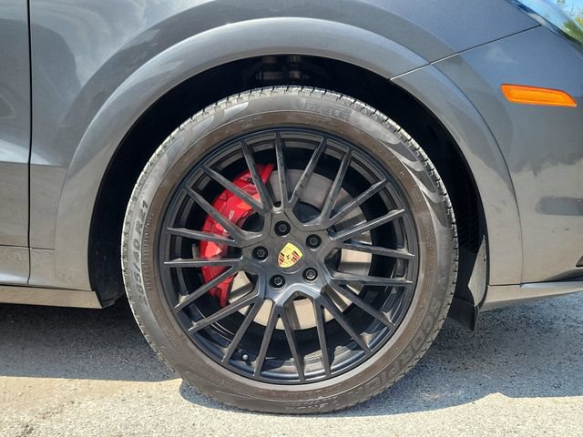 Used 2023 Porsche Cayenne GTS AWD/4WD image 5