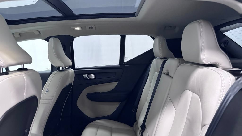 Certified 2023 Volvo XC40 B5 Ultimate w/ Protection Package Premier AWD/4WD image 22