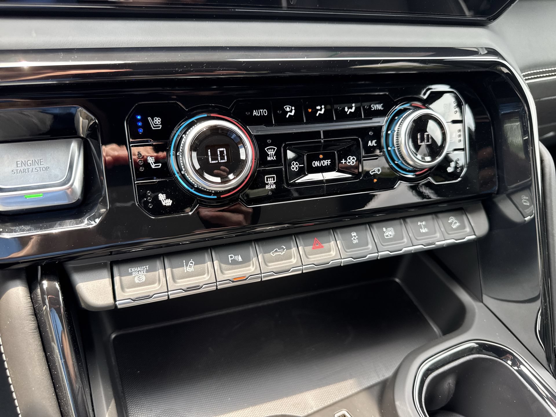 New 2026 GMC Sierra 2500 AT4X w/ AT4X AEV Edition AWD/4WD image 17