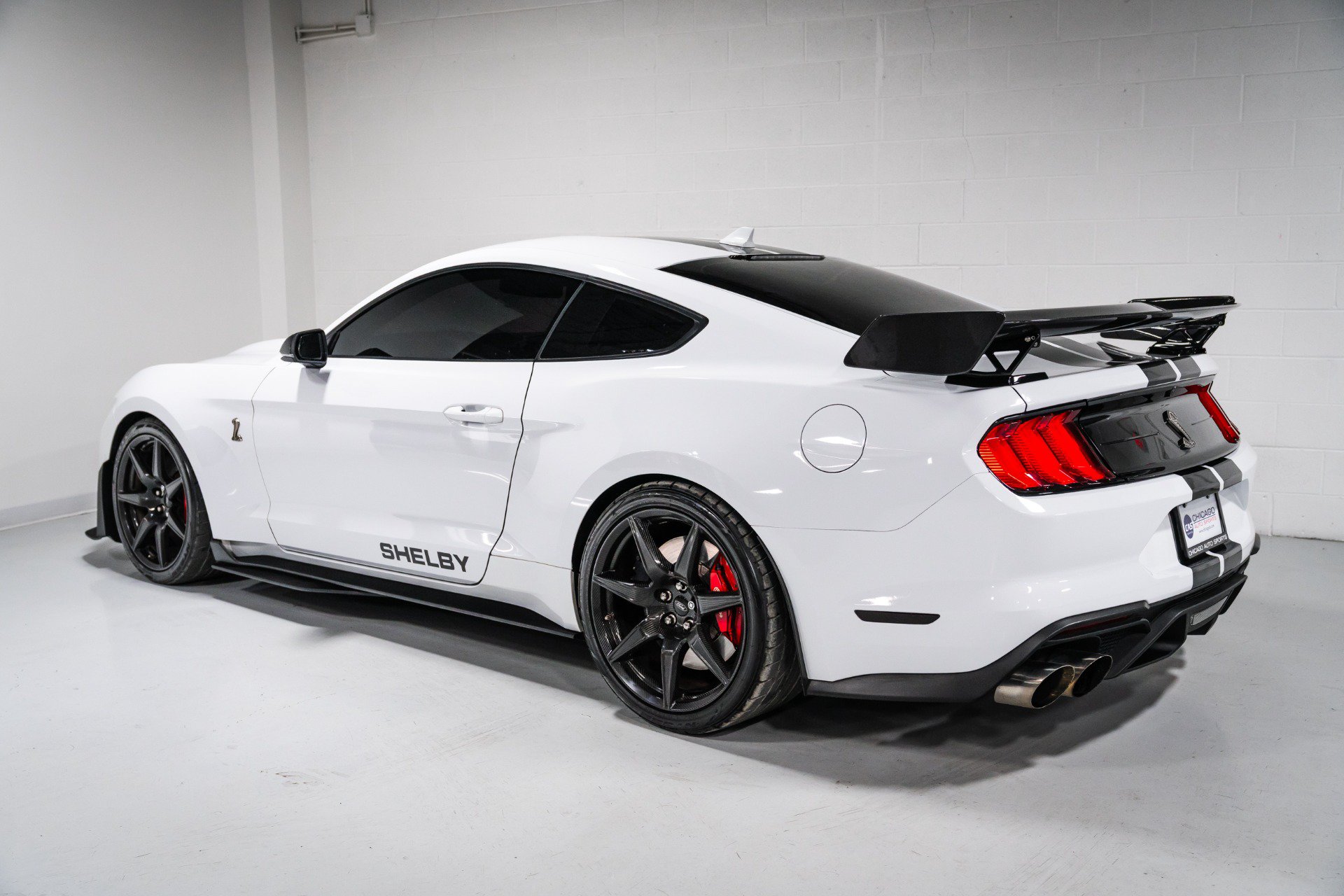 Used 2022 Ford Mustang Shelby GT500 w/ Carbon Fiber Track Pack RWD image 5