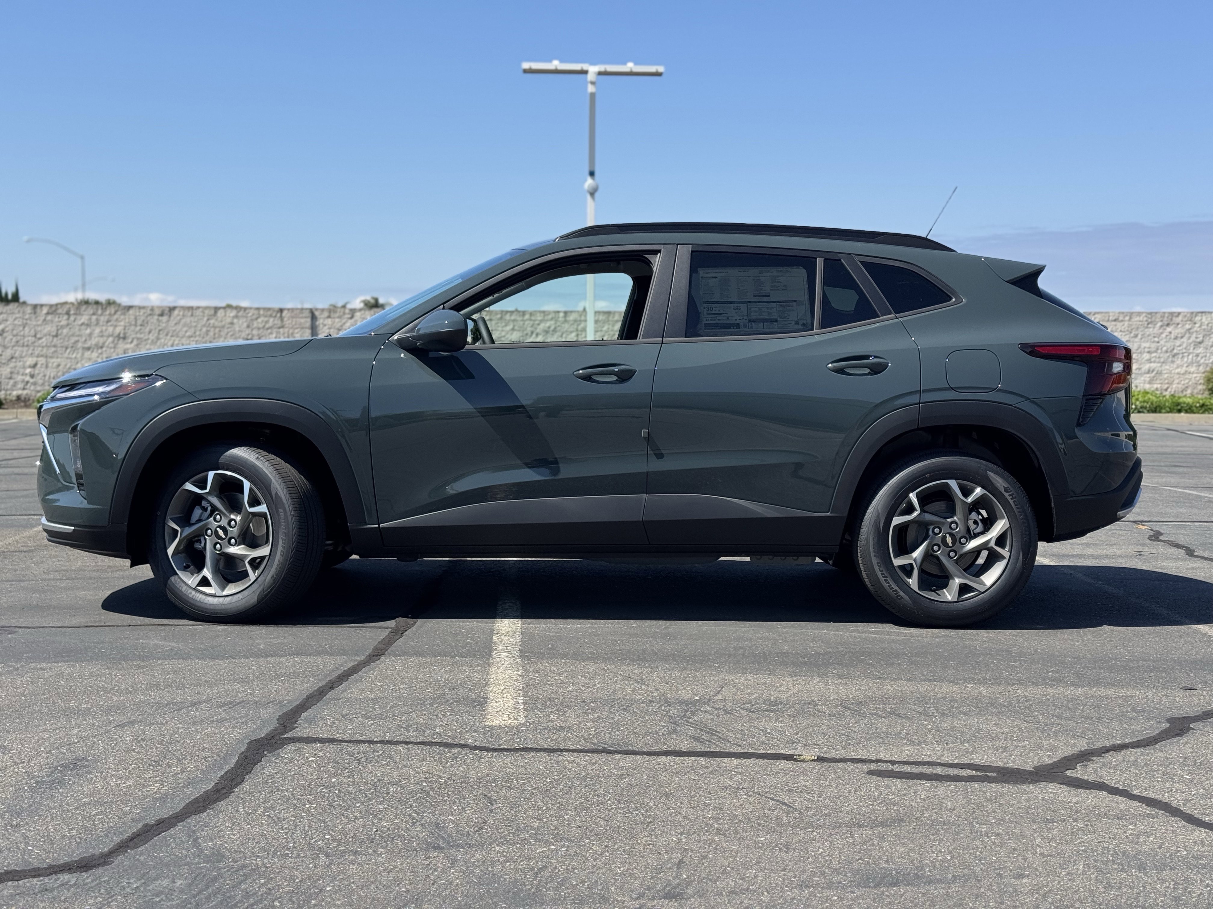 New 2026 Chevrolet Trax LT FWD image 4