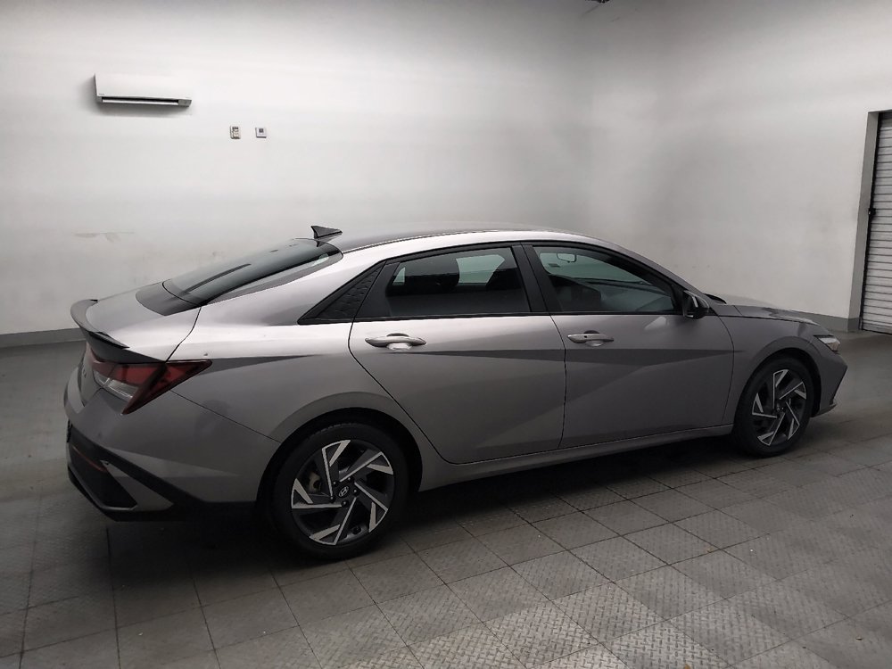 Used 2025 Hyundai Elantra Sport FWD image 10