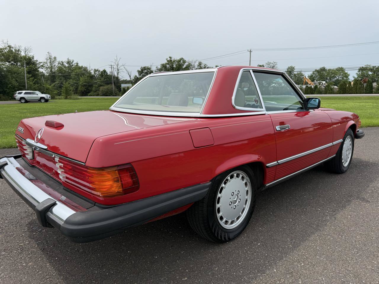 Used 1988 Mercedes-Benz 560 SL image 16