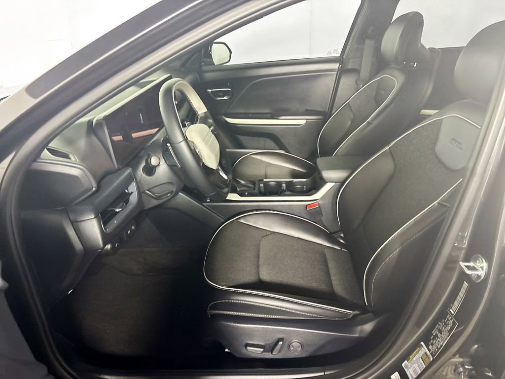 Used 2025 Kia K4 GT-Line w/ GT-Line Sunroof Package FWD image 11