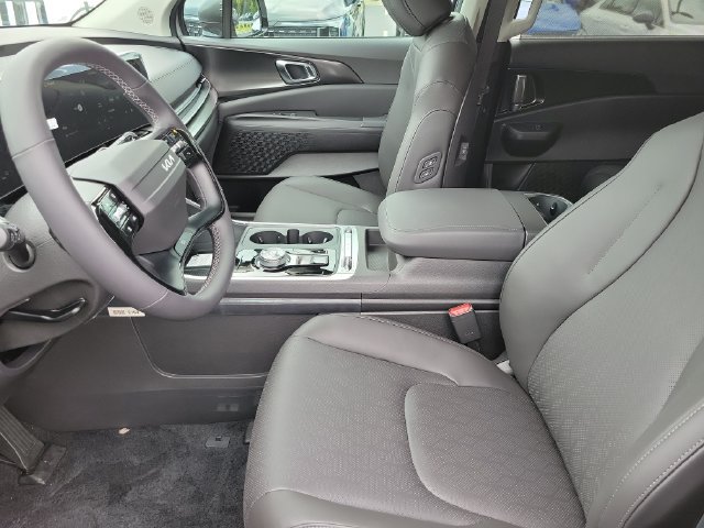 New 2027 Kia Carnival SX w/ Dark Edition Package FWD image 24