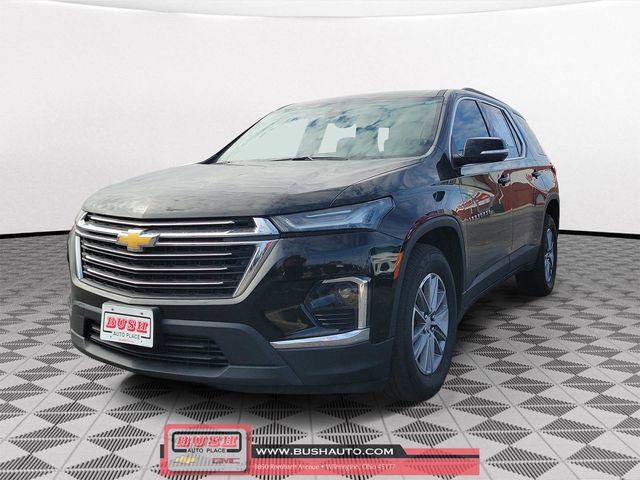 Used 2023 Chevrolet Traverse LT image 2