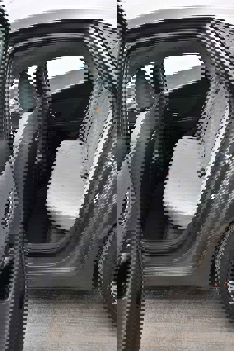 New 2026 Hyundai Elantra Limited image 12