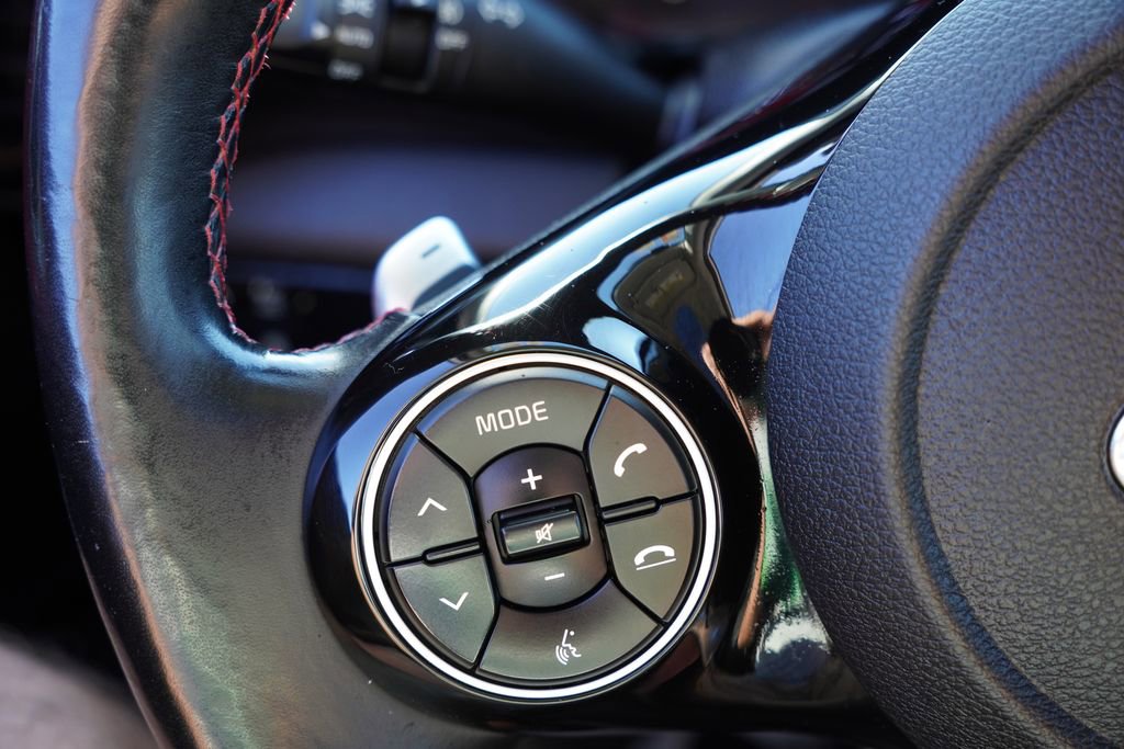 Used 2020 Kia Soul GT-Line Turbo FWD image 32