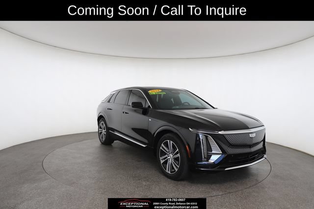 Used 2024 Cadillac Lyriq Luxury AWD/4WD image 2