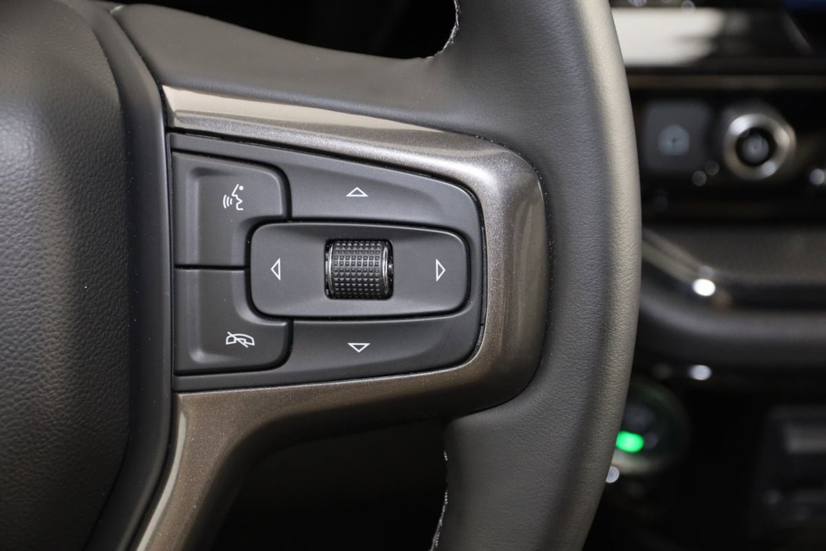 Used 2025 Chevrolet Silverado 2500 ZR2 AWD/4WD image 36
