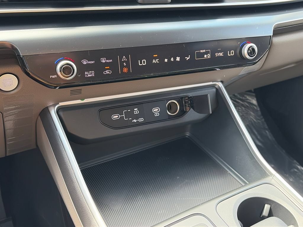 New 2027 Kia Carnival FWD image 22