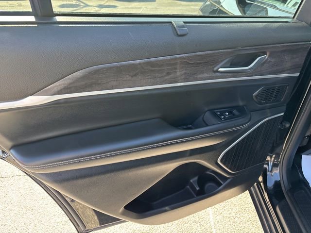 Used 2022 Jeep Grand Cherokee L Limited w/ Luxury Tech Group II image 33