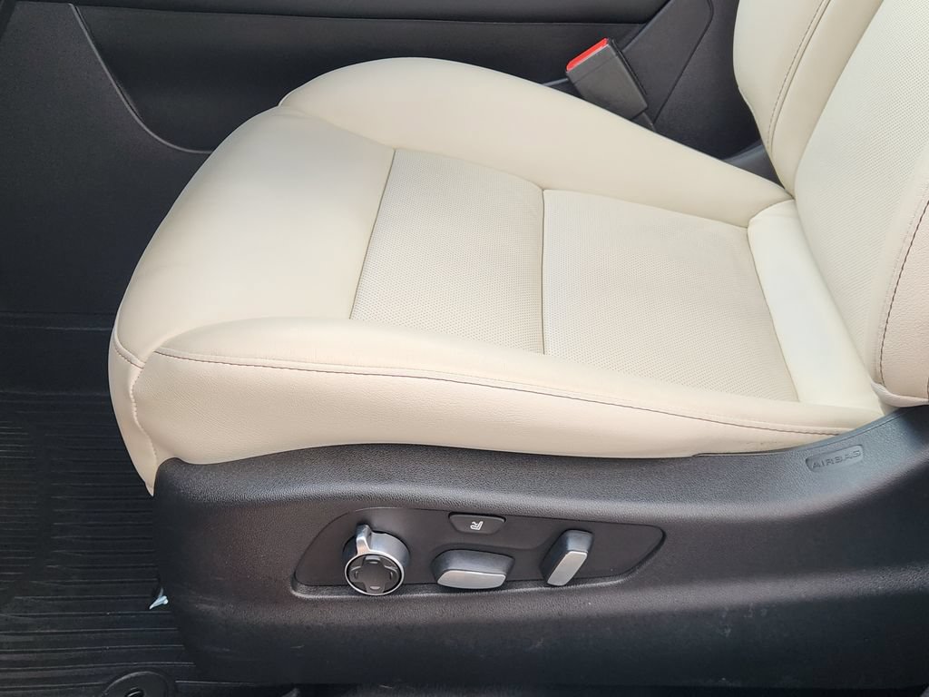 Used 2021 Cadillac XT4 Sport AWD/4WD image 23
