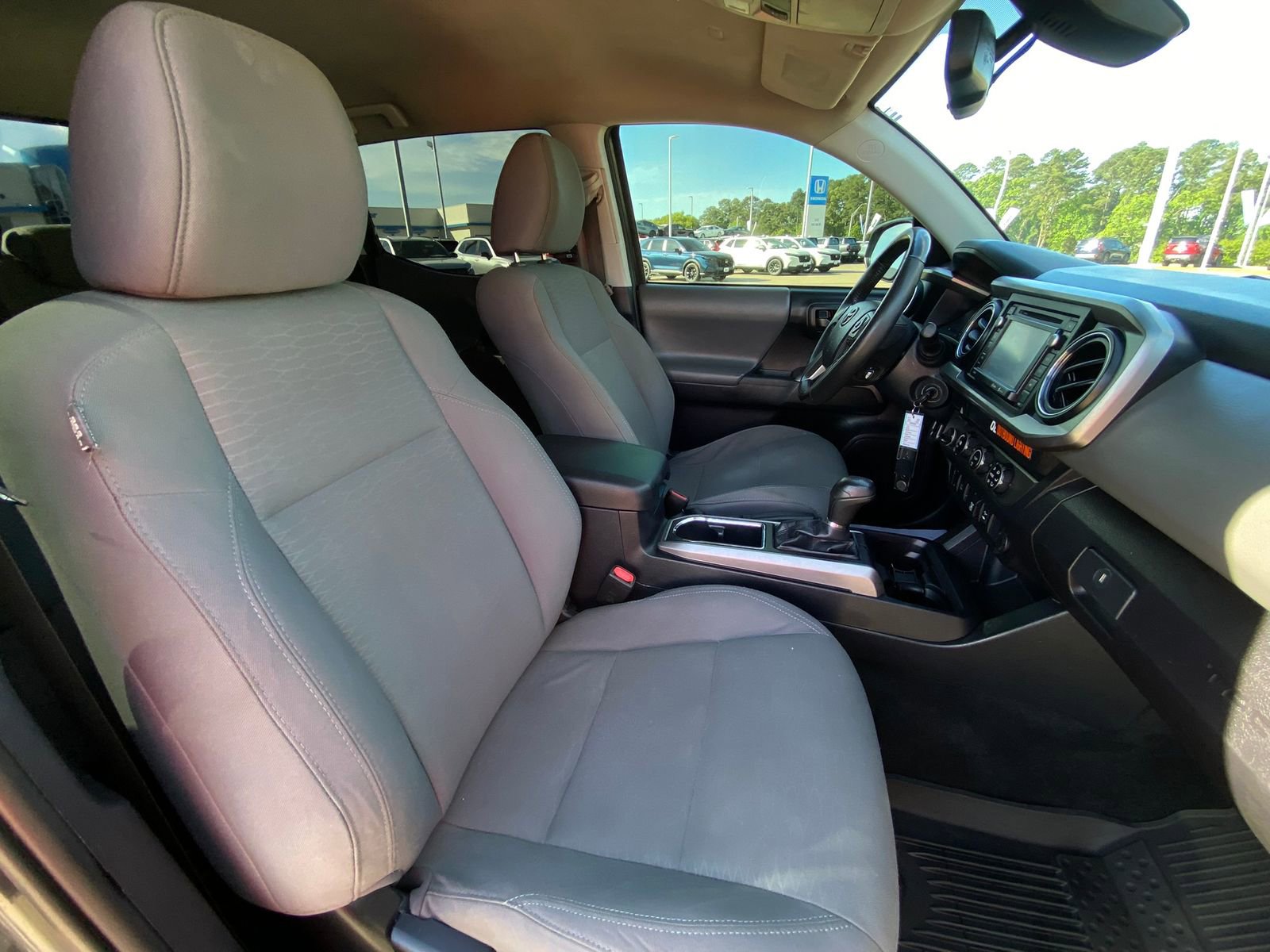 Used 2019 Toyota Tacoma SR5 image 19