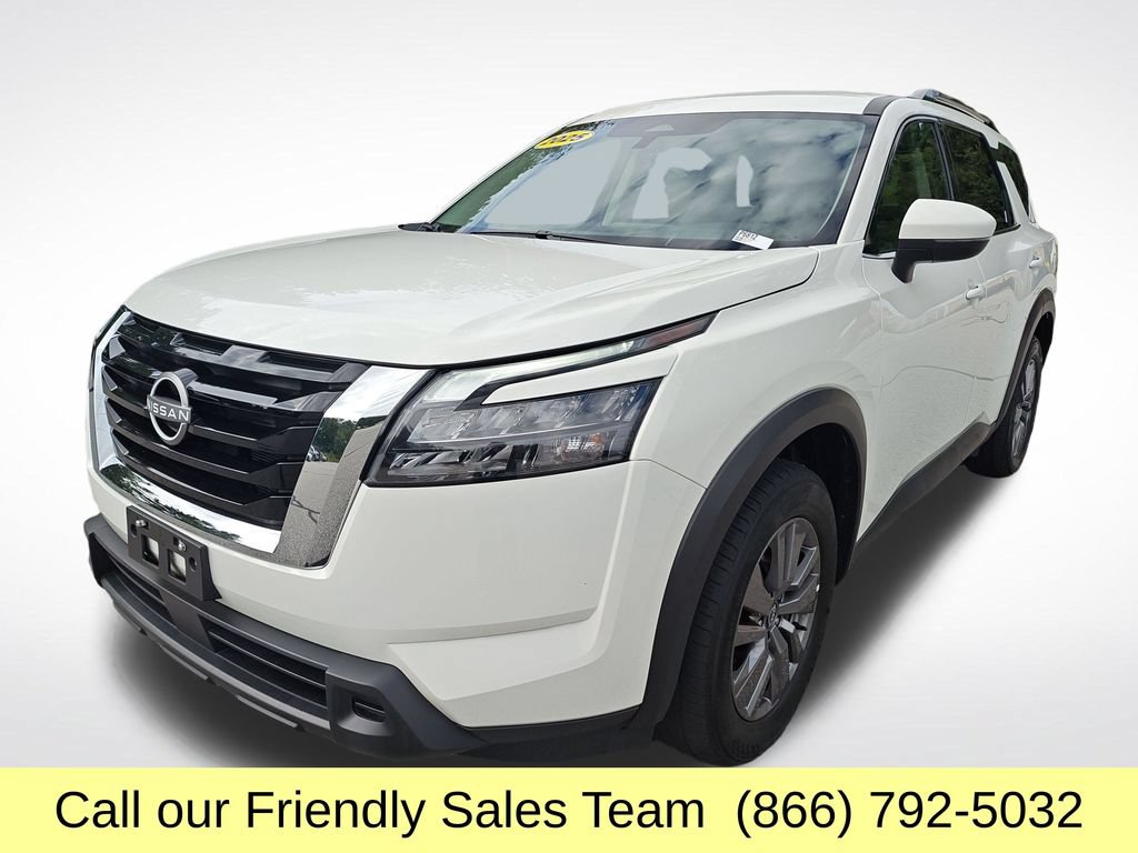 Used 2025 Nissan Pathfinder SV AWD/4WD image 1