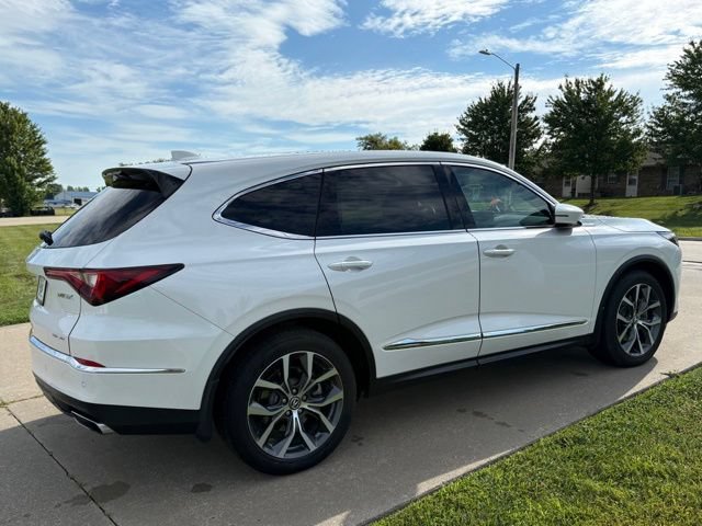Used 2024 Acura MDX w/ Technology Package AWD/4WD image 4
