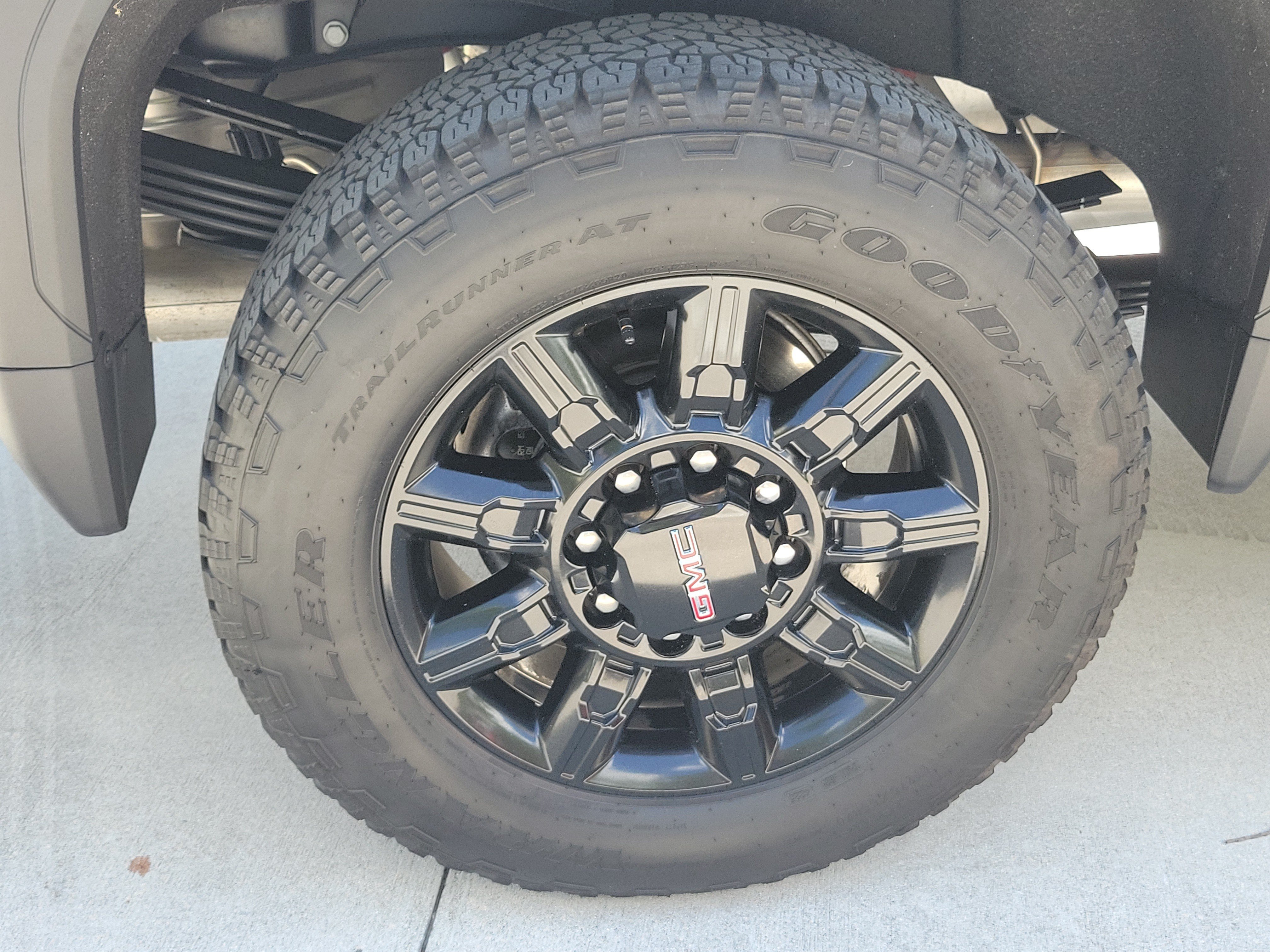 Used 2026 GMC Sierra 3500 AT4 w/ AT4 Premium Plus Package AWD/4WD image 9