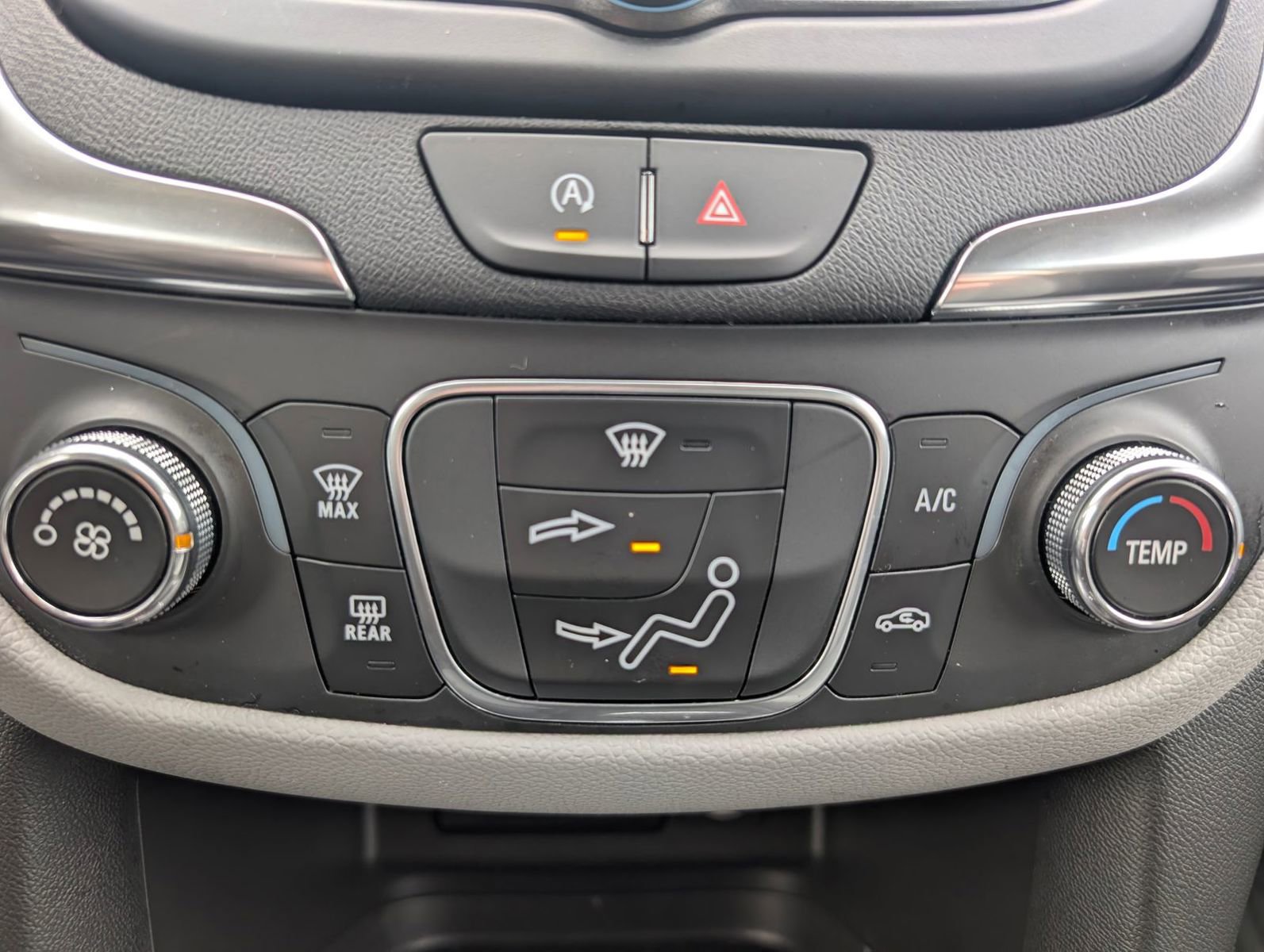 Used 2024 Chevrolet Equinox LS w/ LS Convenience Package image 19