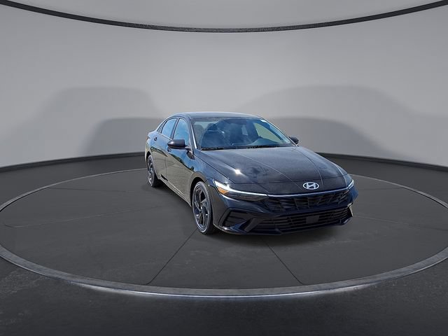 New 2026 Hyundai Elantra SEL Sport Premium FWD image 2