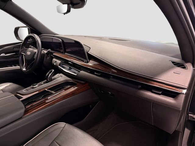 Used 2023 Cadillac Escalade Premium Luxury AWD/4WD image 28